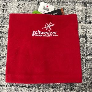 NWT Schweitzer Resort Fleece Gaiter
